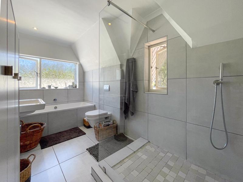 5 Bedroom Property for Sale in Hout Bay Western Cape